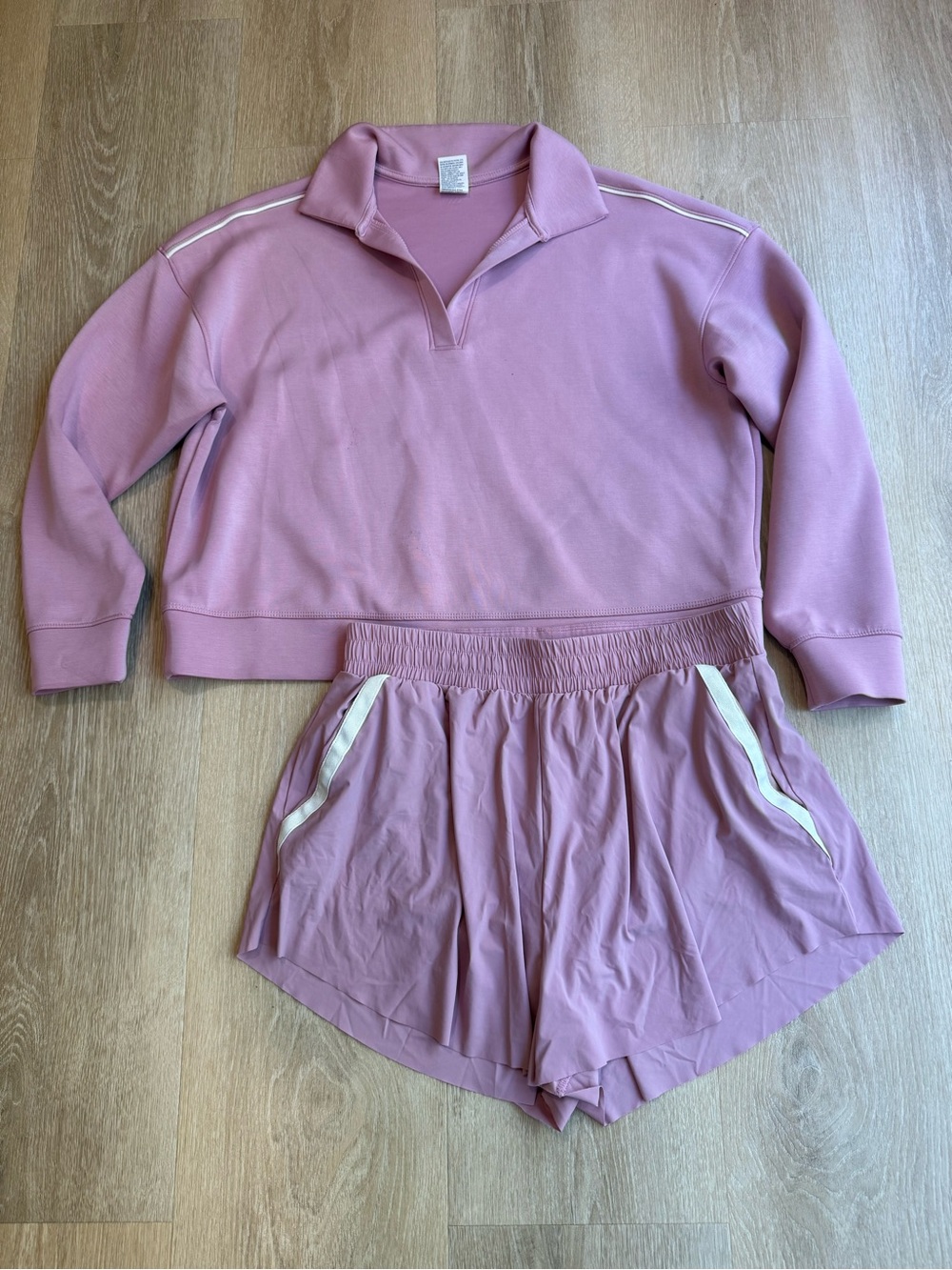 all in motion Dusty Rose Athletic Shorts M/sweater L with White Trim